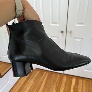Everlane Day Boot in black